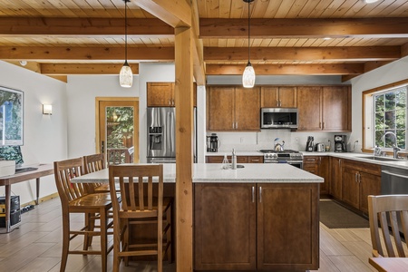 Kitchen bar: 
Donner Lake Vacation Lodge