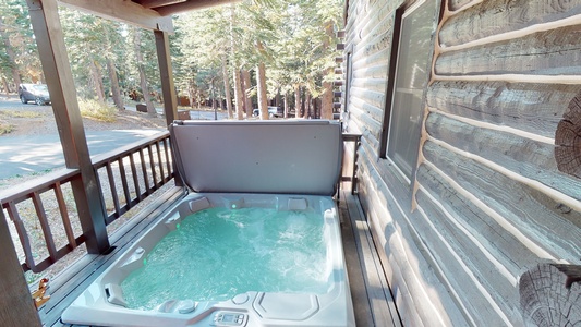 Private Hot Tub: Tahoe Donner Log Cabin
