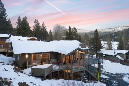 squaw valley rental outdoor shot: Eagle's Nest Lodge