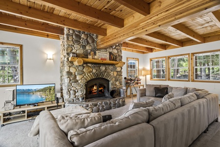 Tv room with fireplace: 
Donner Lake Vacation Lodge