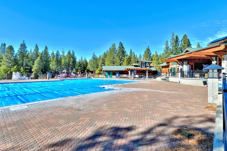 Trout Creek Rec Center Swimming Pool: Three Pines Family Cabin