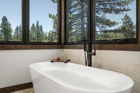 Alpine Greenside Estate Tub