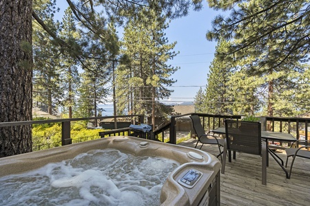 Treehouse Tahoe Cabin with Private Hot Tub