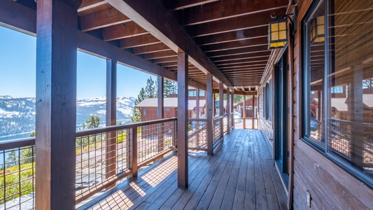 Back Deck with Lakeview: Lakeview Mountaintop Chateau