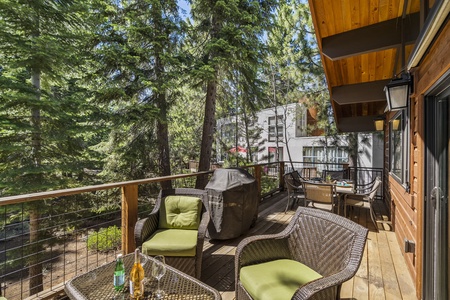 Main Floor Outdoor Lounge Set: Mountainscape Oasis