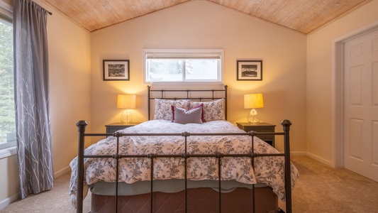 Master Bedroom: Three Pines Family Cabin