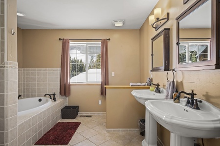 Master bathroom: Mountaintop Tahoe Donner Getaway