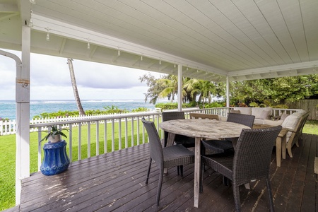 Your private covered deck offers stunning ocean views where you can dine al fresco while listening to gentle waves and feeling tropical breezes.