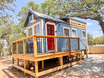 Glorious Lake Eastland Glamping Tiny Town 3 Wyld Byrd