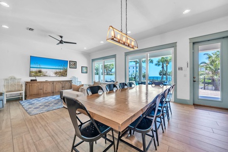 Plentiful seating at dining room, breakfast bar and patio table!