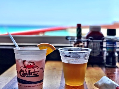 Multiple restaurants, bars, live music - all at the beach access!