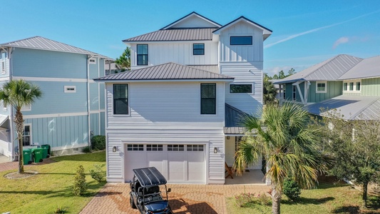 Private driveway, 2 car garage!