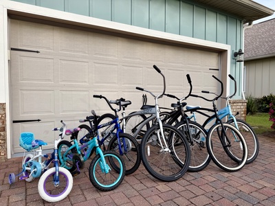 4 Beach Cruiser Bikes  and 2 kids bikes are Included!