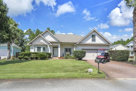Large corner lot, peaceful neighborhood, gated back yard!