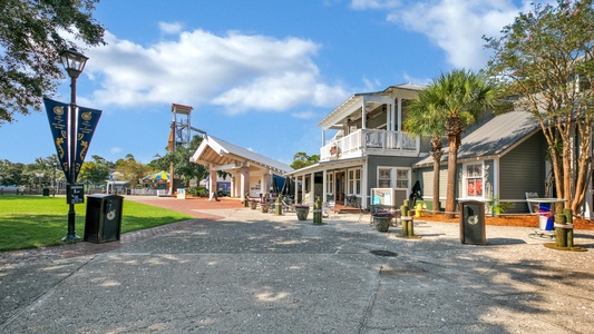 Shopping, dining and activities at Baytowne Wharf!