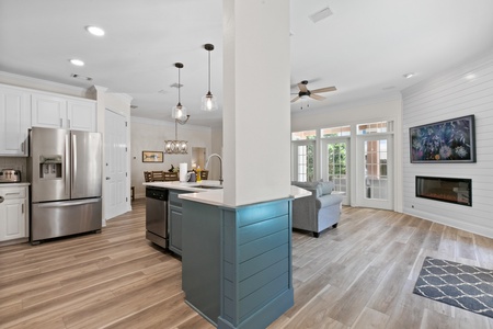 New countertops, flooring and lighting in the kitchen!