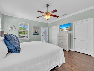 Master bedroom with king bed, private bathroom and balcony!