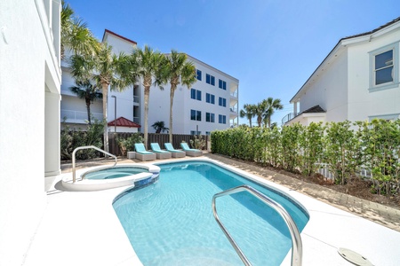 The wonderful heated pool & hot tub will be a family favorite!