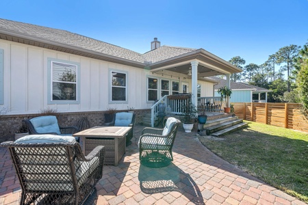 Beautiful outdoor patio with firepit!