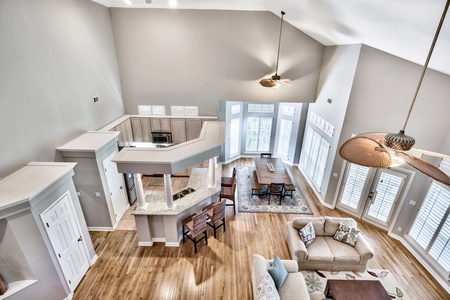 An open-plan design, great for family gatherings!