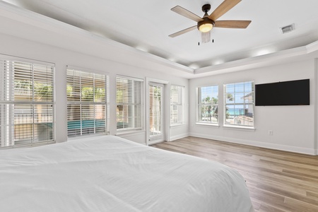 The 2nd floor master offers a king-size bed, private bath, and a huge gulf-view balcony!