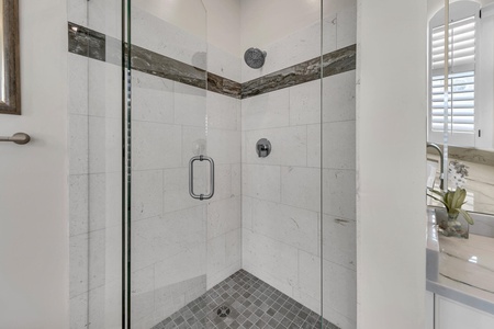 Master bath walk-in shower!
