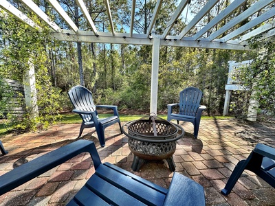 Outdoor fire-pit and pergola for relaxing!