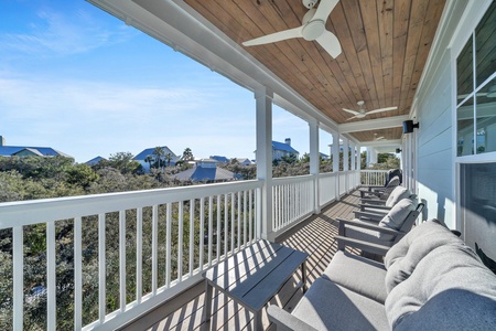 Plenty of seating on the shaded deck outside the livingroom!