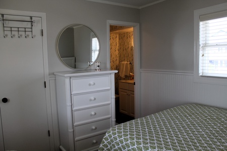 Bedroom 6-4