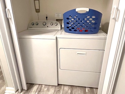 Washer/Dryer Upstairs 