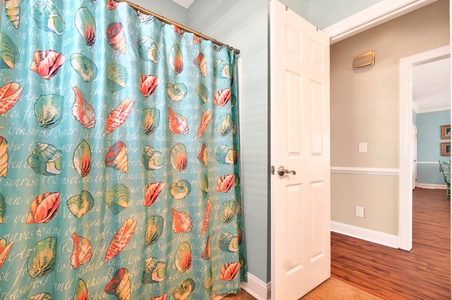 Bathroom 2-2