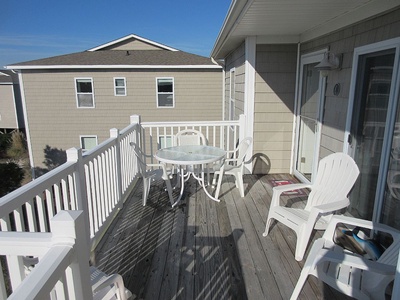 Lagoon Side Deck