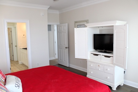 Bedroom 1 - First Floor - Oceanside