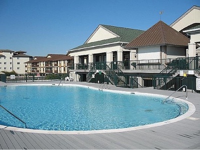 Islander Villas Community Pool at the Isles Restaurant