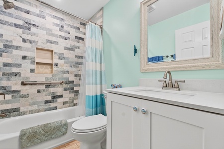 Bathroom 2-2