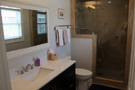 Bathroom 1-1