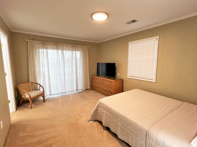 Bedroom 4 - Upstairs Queen
