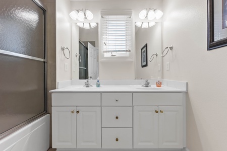 Bathroom 1-2