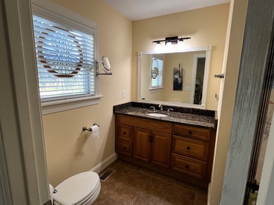 Bathroom 2-1