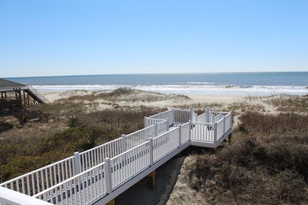 Deck/Walkway to the Beach