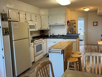 8 - kitchen