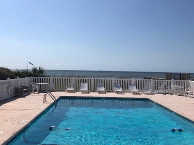 Oceanfront Pool