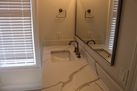 Bathroom 2-2