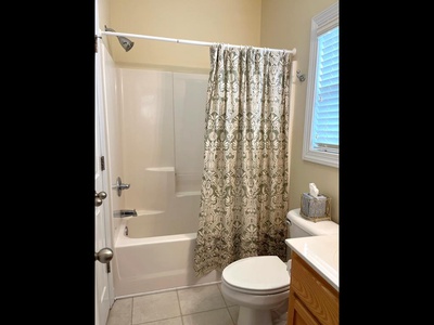 Bedroom 5 - Private Bath Tub/Shower 