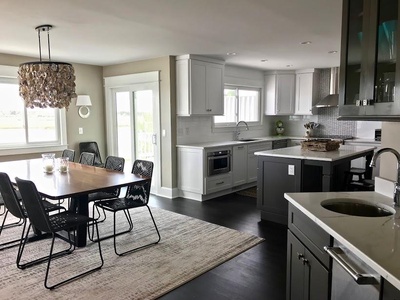 Kitchen / Dining Area