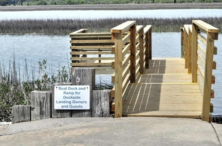 Dockside Landing Private Dock Ramp