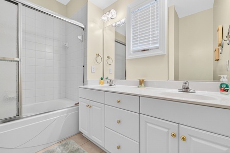 Bathroom 1-1