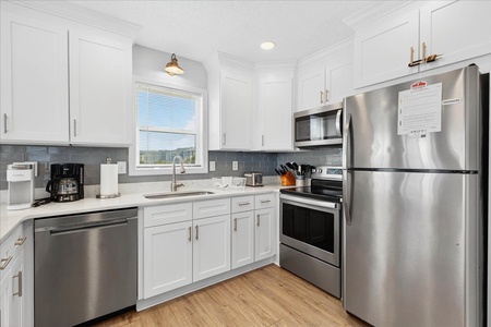 Kitchen Area 1