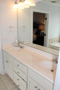 Bathroom 5 Private to Bedroom 5