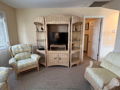 Living Area 2-3
